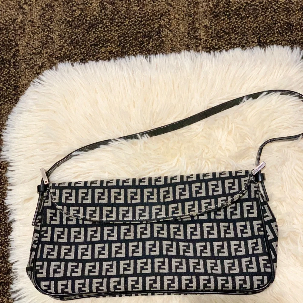 FENDI bag - Picture 6 of 14